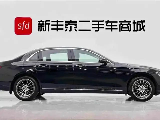 Mercedes-Benz E-Class — Фото автомобиля 3