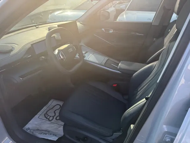 Geely Galaxy E5 — Фото автомобиля 6