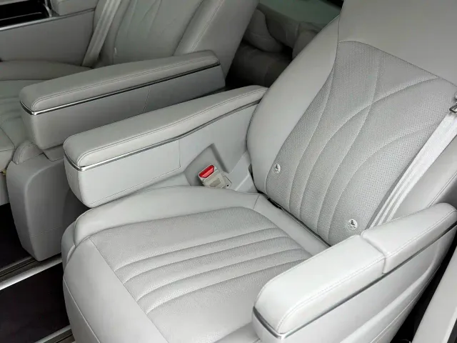 Roewe iMAX8 — Фото автомобиля 21