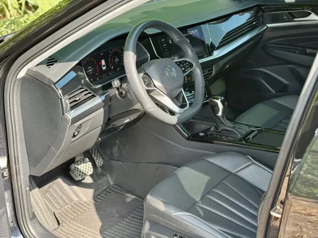Volkswagen Passat — Фото автомобиля 7