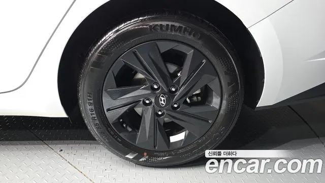 Hyundai Avante CN7 — Фото автомобиля 5