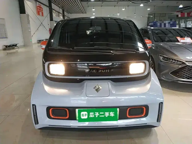 Baojun KiWi EV — Фото автомобиля 2