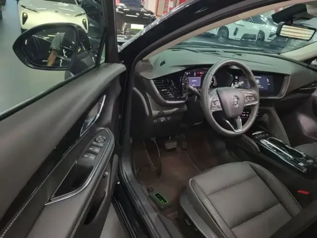 Buick Envision Plus — Фото автомобиля 15