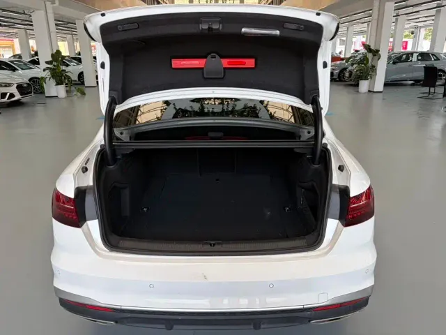 Audi A4L — Фото автомобиля 6