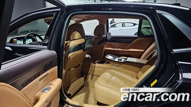 Genesis G90 Бензин 3.5 турбо AWD — Фото автомобиля 12