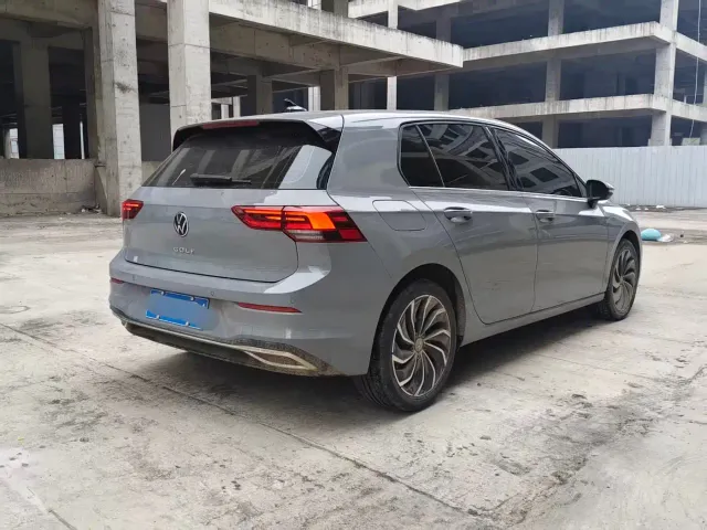 Volkswagen Golf — Фото автомобиля 5