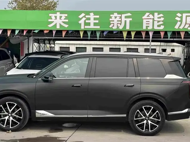 GAC Trumpchi GS8 — Фото автомобиля 3