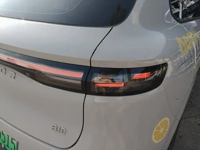 Leapmotor B10 — Фото автомобиля 7
