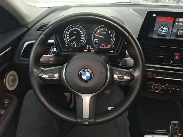 BMW 1 Series — Фото автомобиля 10
