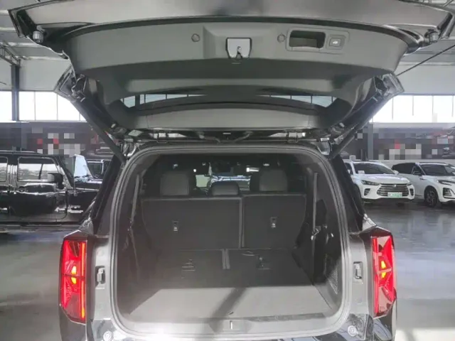 GAC Trumpchi GS8 — Фото автомобиля 18