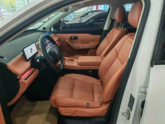 Leapmotor C10 — Фото автомобиля 6