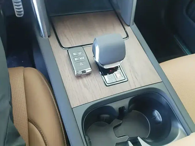 Land Rover Discovery Sport — Фото автомобиля 9