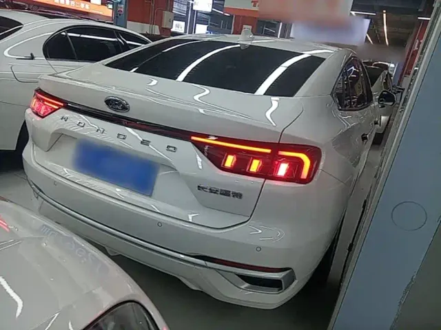 Ford Mondeo — Фото автомобиля 6