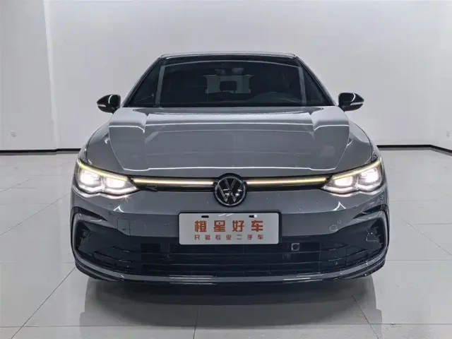 Volkswagen Golf — Фото автомобиля 2