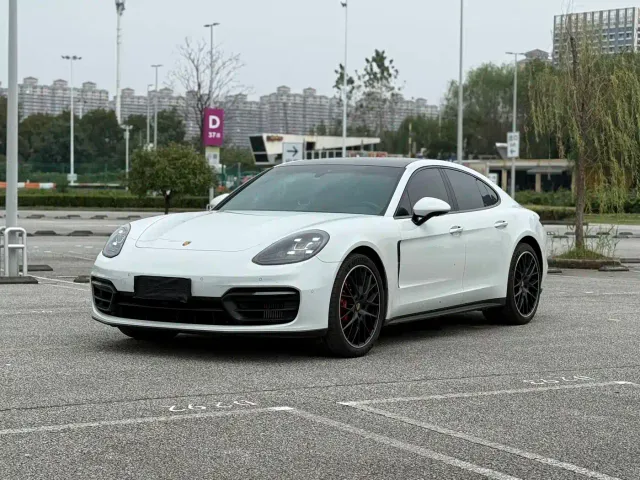 Фотография автомобиля — Porsche Panamera