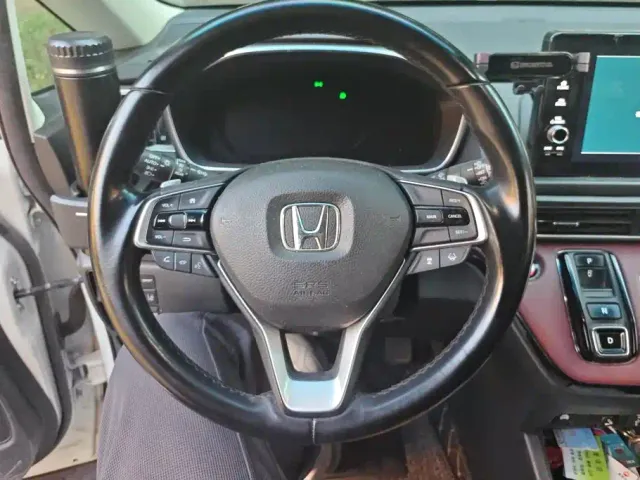 Honda Elysion — Фото автомобиля 15