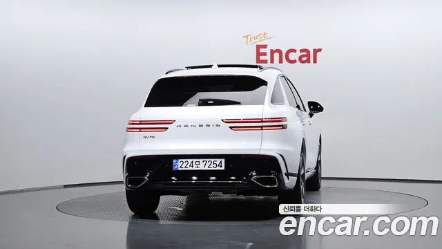 Genesis GV70 2.5T Бензин 2WD — Фото автомобиля 3