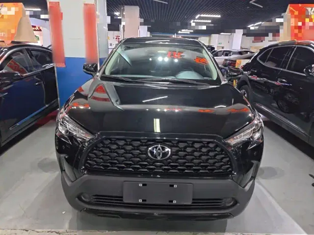 Toyota Corolla Cross — Фото автомобиля 2