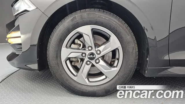 Kia K5 K5 3 поколение 2.0 LPI(Для проката) — Фото автомобиля 4