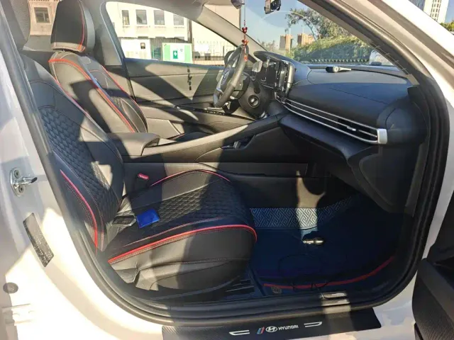 Hyundai Elantra — Фото автомобиля 23