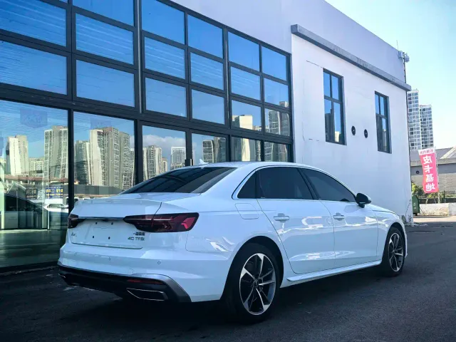 Audi A4L — Фото автомобиля 11