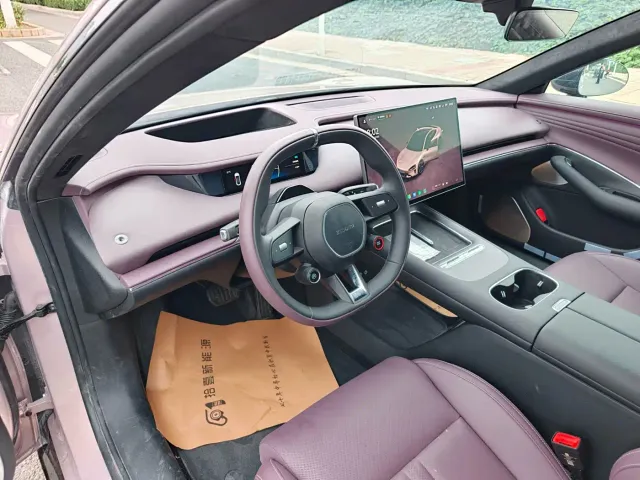 Xiaomi SU7 — Фото автомобиля 5