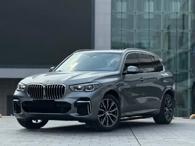 Фотография автомобиля — BMW X5