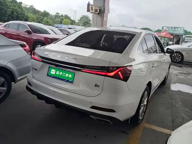 Roewe i5 — Фото автомобиля 4