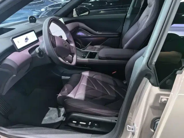 Nio ET5 — Фото автомобиля 14