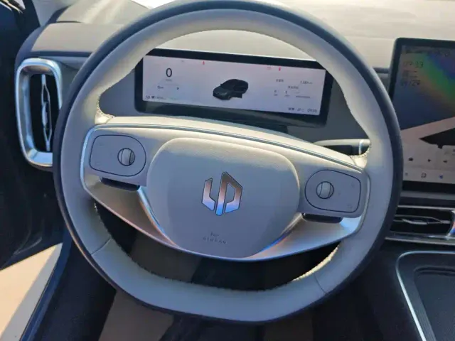 Leapmotor B01 — Фото автомобиля 15