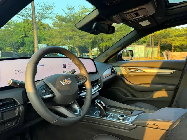 Cadillac CT5 — Фото автомобиля 13
