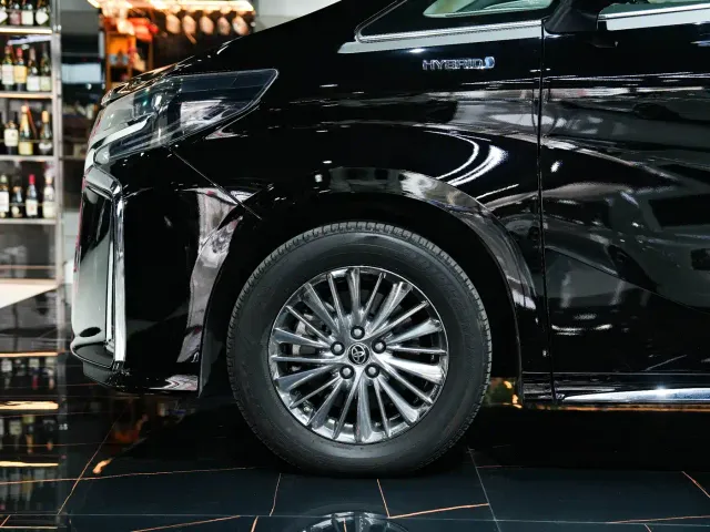 Toyota Alphard — Фото автомобиля 4