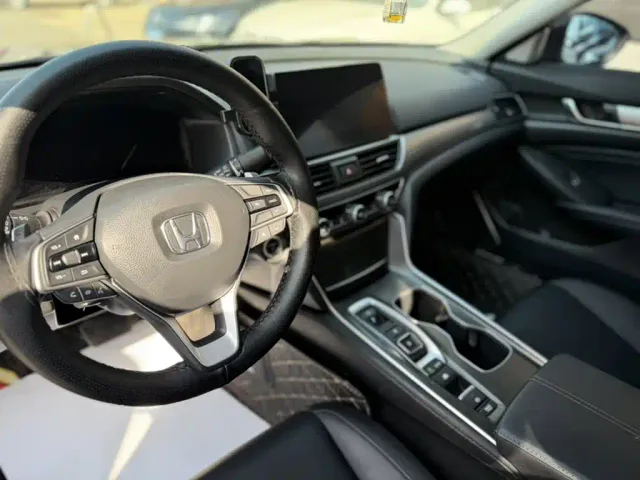 Honda Accord — Фото автомобиля 11