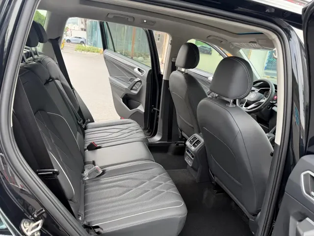 Volkswagen Tiguan L — Фото автомобиля 12