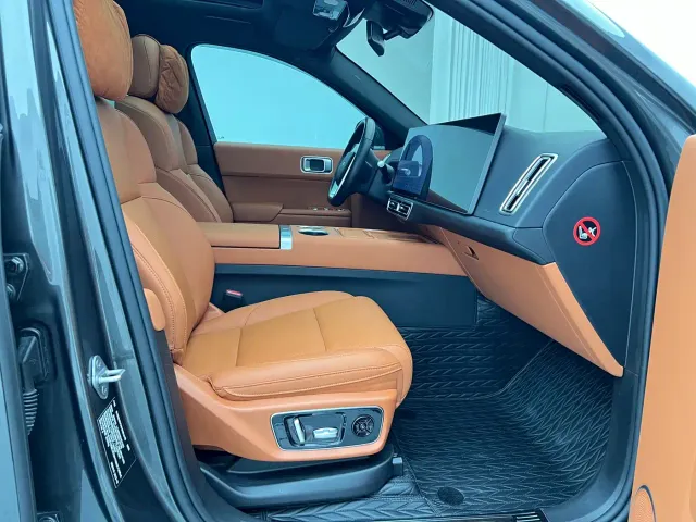 Li Auto L7 — Фото автомобиля 10