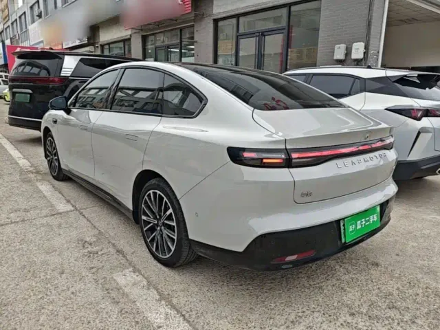 Leapmotor B01 — Фото автомобиля 4