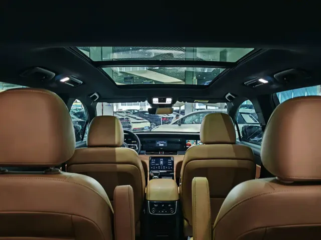 Li Auto ONE — Фото автомобиля 13