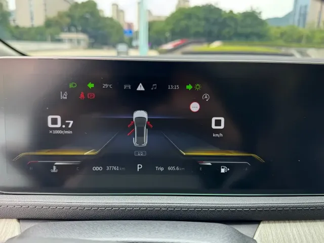 Dongfeng Fengxing Fengxing Yacht 2022 1.5T DCT Wave Chaser Edition — Фото автомобиля 13