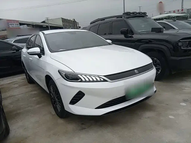 BYD Qin PLUS — Фото автомобиля 3