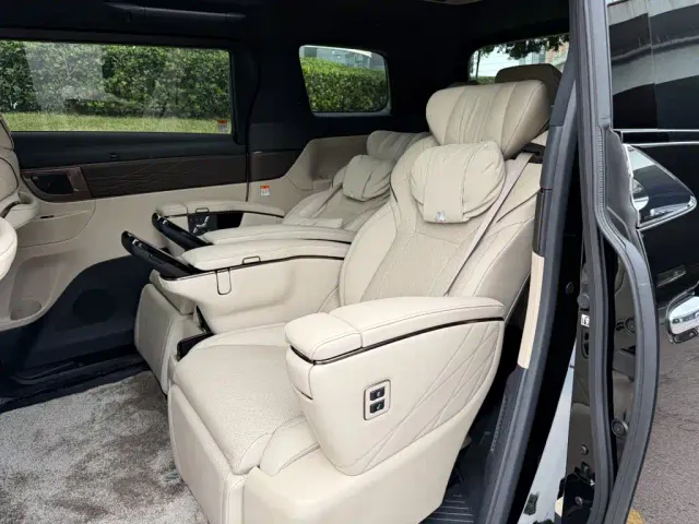 Toyota Alphard — Фото автомобиля 12