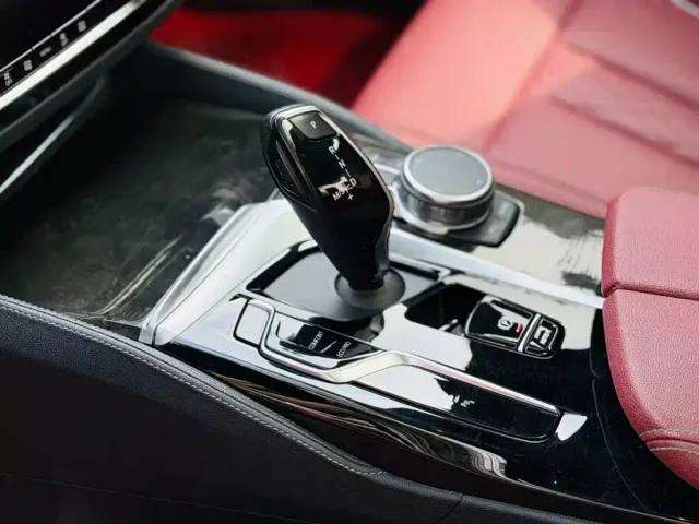 BMW 5 Series — Фото автомобиля 11