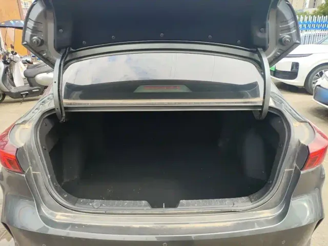 Changan Eado — Фото автомобиля 18
