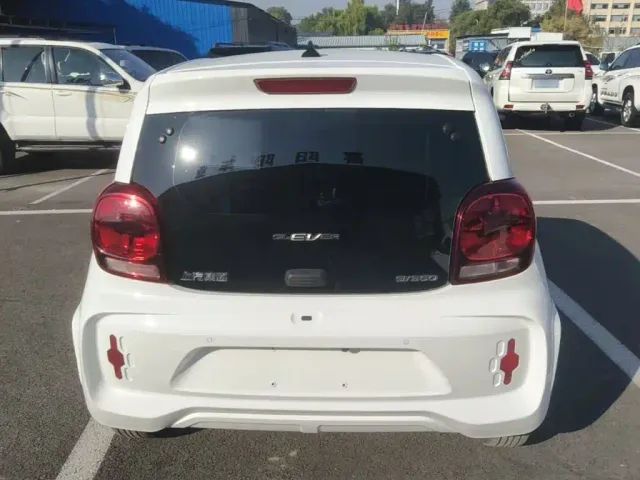 Roewe Clever — Фото автомобиля 5