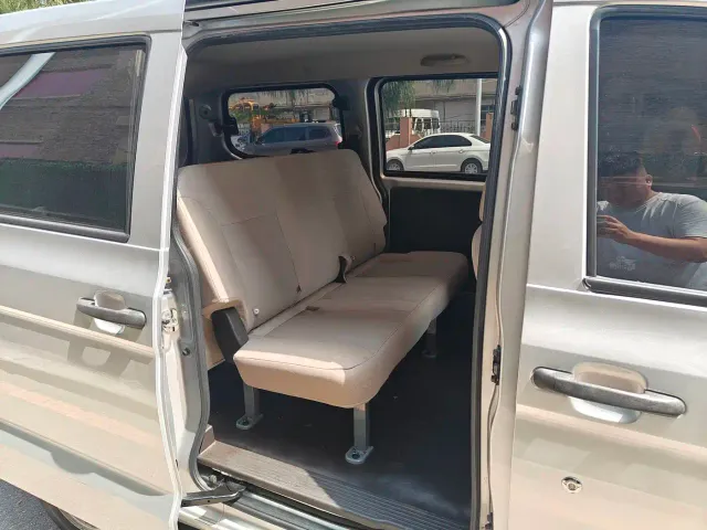 Wuling Hongguang V — Фото автомобиля 4