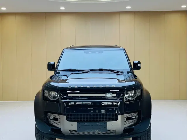 Land Rover Defender — Фото автомобиля 2