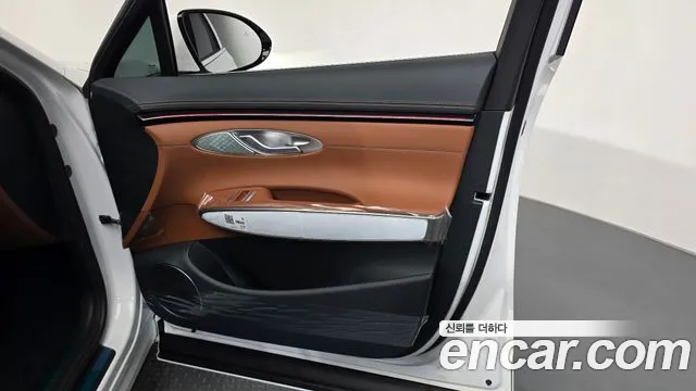 Genesis GV70 — Фото автомобиля 13