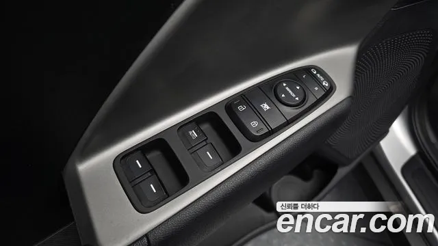 Kia Niro — Фото автомобиля 27