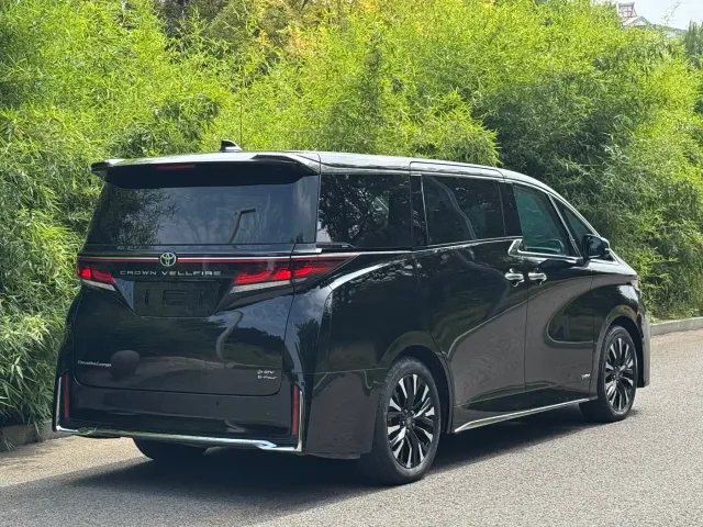 Toyota Vellfire — Фото автомобиля 17