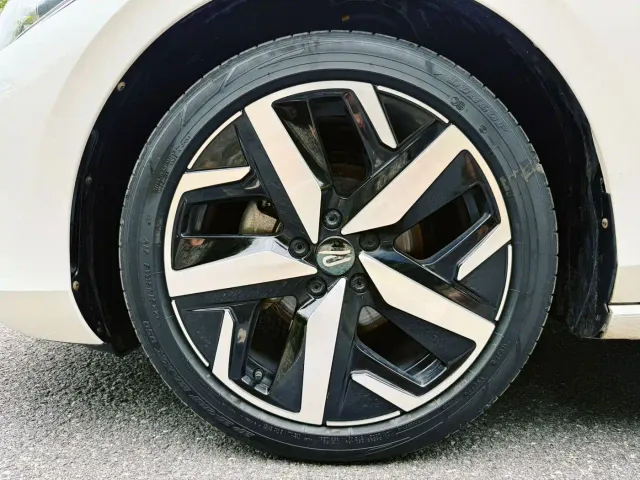 Volkswagen Lamando — Фото автомобиля 8