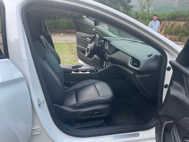 Buick Regal — Фото автомобиля 11